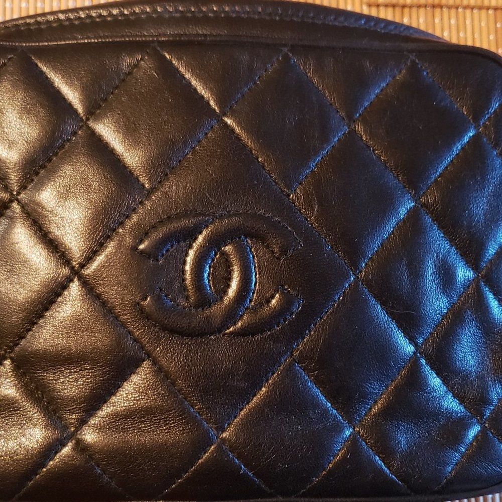 Vintage Authentic Chanel lambskin Camera Bag